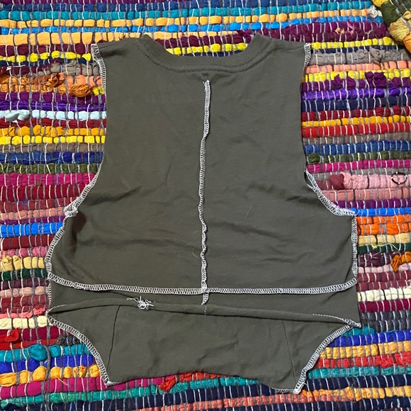 Graphic Olive Tank Top - Picture 4 of 4